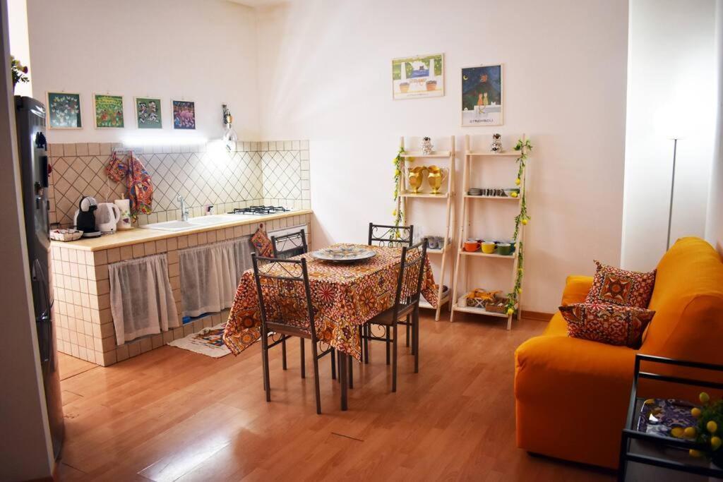 Appartamento Nel Centro Storico Di Palermo - Via Meli'S House Exteriör bild
