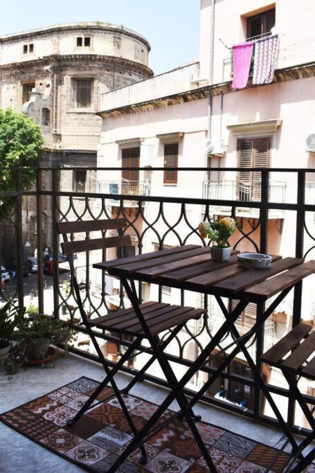 Appartamento Nel Centro Storico Di Palermo - Via Meli'S House Exteriör bild