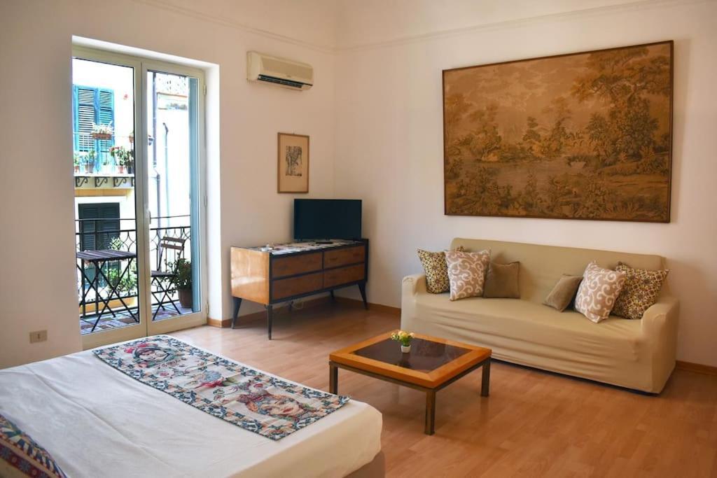 Appartamento Nel Centro Storico Di Palermo - Via Meli'S House Exteriör bild